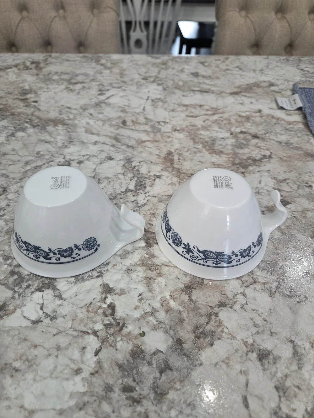Vintage Corelle Old Town Blue Onion Tea Coffee Cup Hook Handle Set of 4